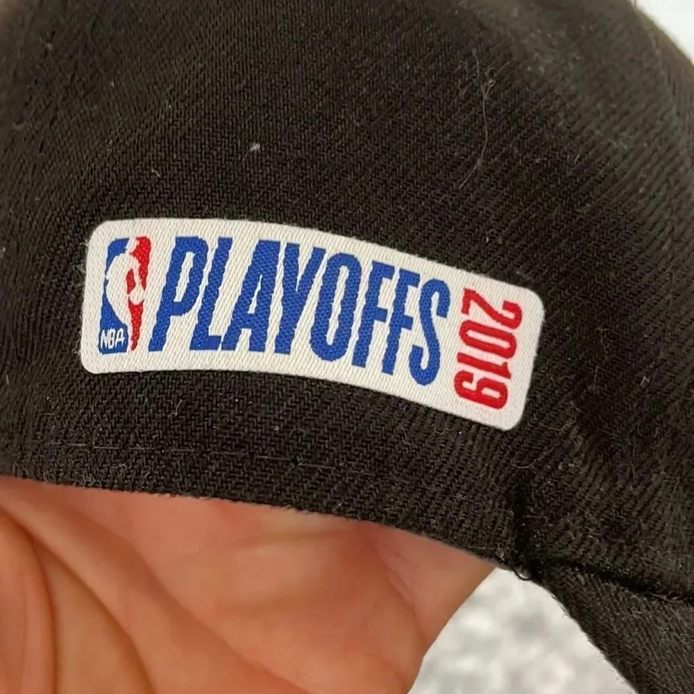 Toronto Raptors Hat - Picture 5 of 12